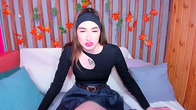 Olivia Grantt online show from 11/17/25, 01:11