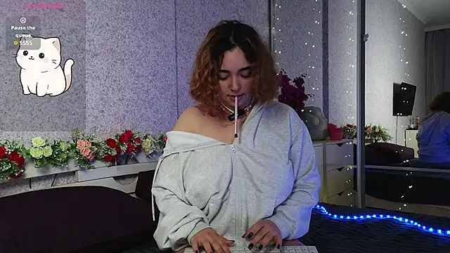 Snapshot of _Mary_Me chatting on 12/01/25, 07:08 Mary Me online show from 12/01/25, 07:08