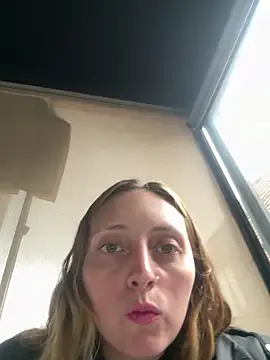 Mia dca online show from 10/22/25, 07:24