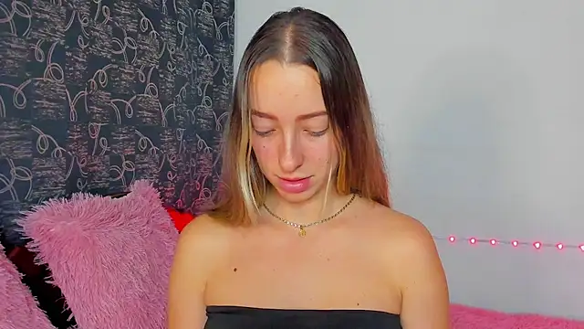 Snapshot of Sophia_rouse chatting on 10/29/25, 03:42 Sophia rouse online show from 10/29/25, 03:42