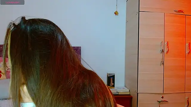 Hanssel tess online show from 10/16/25, 04:08