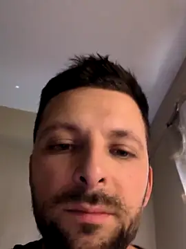 felipelon07 online show from 10/25/25, 08:36