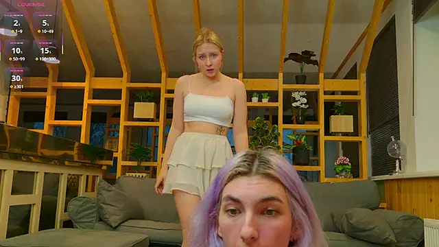 Mol l y online show from 10/22/25, 02:28