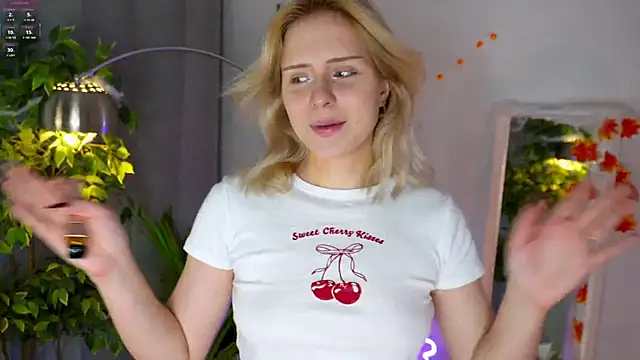 Mol l y online show from 11/03/25, 02:40