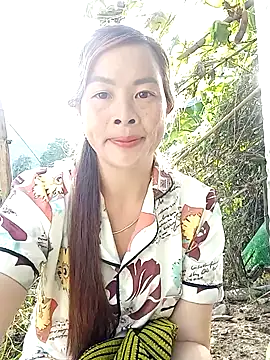 lucky774- online show from 10/10/25, 12:31