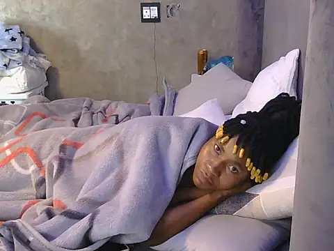 petite queenx online show from 10/13/25, 05:07