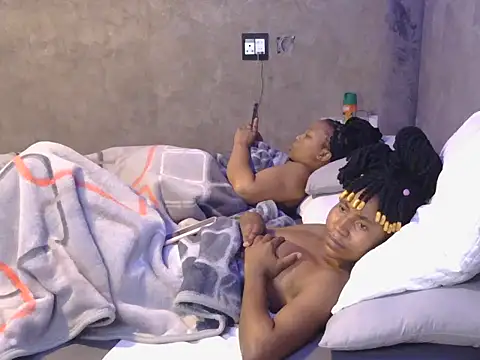 petite queenx online show from 10/28/25, 02:04