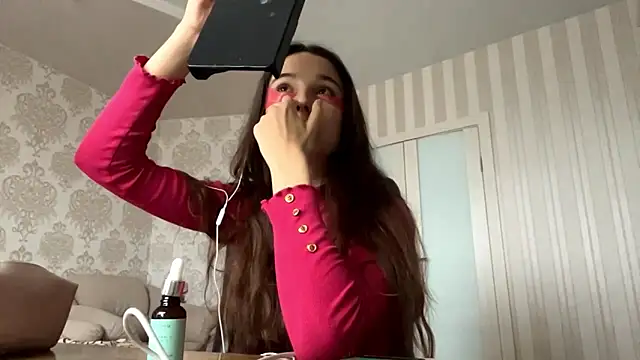 ZaidaKellner online show from 10/15/25, 06:13