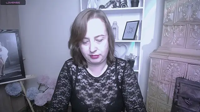 HelenFl online show from 11/04/25, 08:02