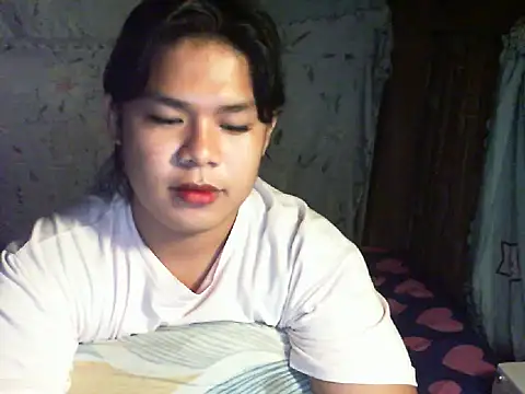 Snapshot of Fairytail16 chatting on 11/02/25, 08:22 Fairytail16 online show from 11/02/25, 08:22