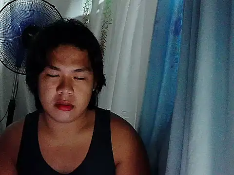 Snapshot of Fairytail16 chatting on 11/15/25, 12:45 Fairytail16 online show from 11/15/25, 12:45