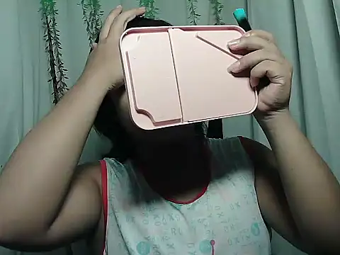 Snapshot of Fairytail16 chatting on 11/24/25, 12:38 Fairytail16 online show from 11/24/25, 12:38