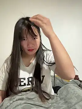 TrangNemo online show from 11/20/25, 12:11