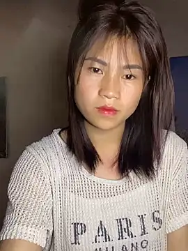 Snapshot of Mylinh- chatting on 11/09/25, 02:21 Mylinh- online show from 11/09/25, 02:21