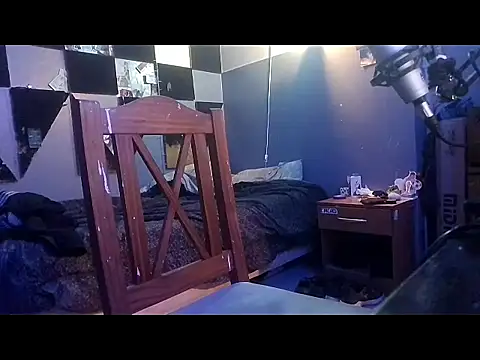 Snapshot of Franhugecum chatting on 12/03/25, 05:37 Franhugecum online show from 12/03/25, 05:37