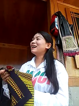 kun-love online show from 10/13/25, 02:44