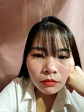 Snapshot of Mylove-here chatting on 11/18/25, 01:44 Mylove-here online show from 11/18/25, 01:44