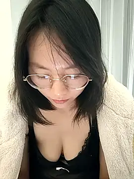 nini10052025 online show from 10/29/25, 01:41