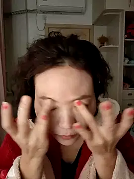 nini10052025 online show from 11/18/25, 04:22