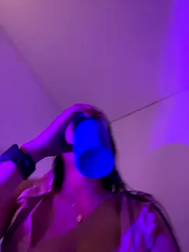 Snapshot of emi_star chatting on 10/23/25, 10:52 emi star online show from 10/23/25, 10:52