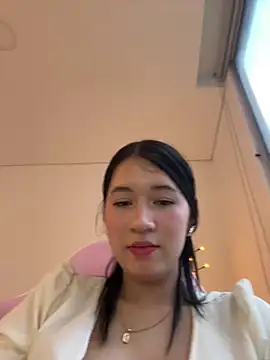 Snapshot of emi_star chatting on 10/30/25, 10:21 emi star online show from 10/30/25, 10:21