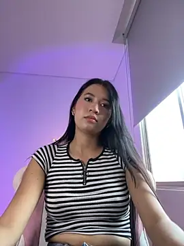 Snapshot of emi_star chatting on 11/07/25, 10:21 emi star online show from 11/07/25, 10:21