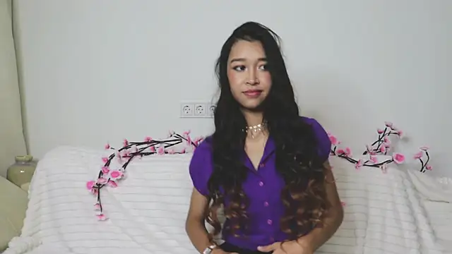 SelinaLukas online show from 10/12/25, 04:06