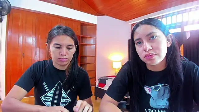 Sofy and Mia online show from 10/10/25, 12:37