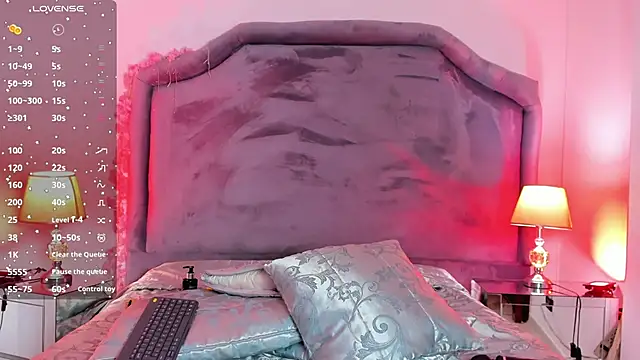 Emma Saylor online show from 11/05/25, 06:52