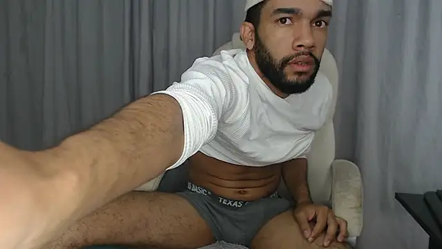 Snapshot of andresnoir_ chatting on 10/21/25, 02:18 andresnoir online show from 10/21/25, 02:18