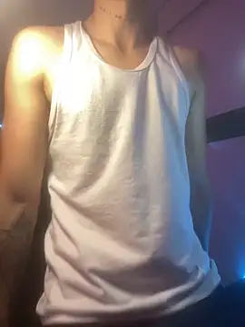 Snapshot of ErosDominant chatting on 10/13/25, 09:04 ErosDominant online show from 10/13/25, 09:04