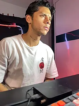 Snapshot of ErosDominant chatting on 10/16/25, 06:14 ErosDominant online show from 10/16/25, 06:14