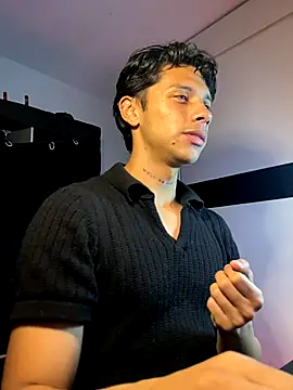 Snapshot of ErosDominant chatting on 10/22/25, 05:41 ErosDominant online show from 10/22/25, 05:41