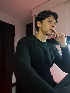 Snapshot of ErosDominant chatting on 10/29/25, 05:31 ErosDominant online show from 10/29/25, 05:31