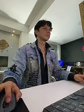 Snapshot of ErosDominant chatting on 10/30/25, 02:02 ErosDominant online show from 10/30/25, 02:02