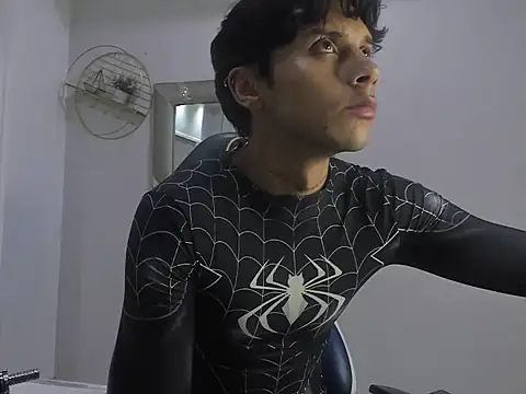 Snapshot of ErosDominant chatting on 10/31/25, 06:14 ErosDominant online show from 10/31/25, 06:14