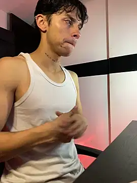 Snapshot of ErosDominant chatting on 11/06/25, 12:11 ErosDominant online show from 11/06/25, 12:11