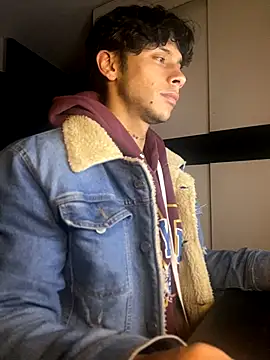 Snapshot of ErosDominant chatting on 11/18/25, 02:28 ErosDominant online show from 11/18/25, 02:28