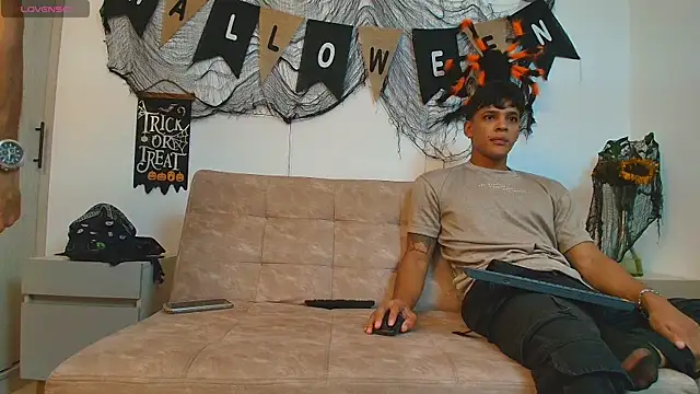 thomas elg online show from 10/23/25, 01:16