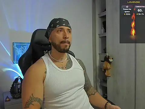 Dave-Max01 online show from 10/10/25, 11:09