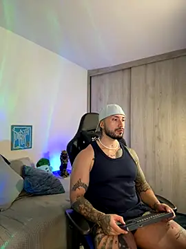 Dave-Max01 online show from 11/11/25, 01:49