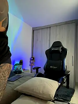 Dave-Max01 online show from 11/20/25, 03:07