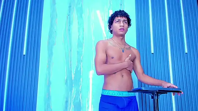 Snapshot of _Gods_of_Olympus_ chatting on 10/08/25, 01:20 Gods of Olympus online show from 10/08/25, 01:20