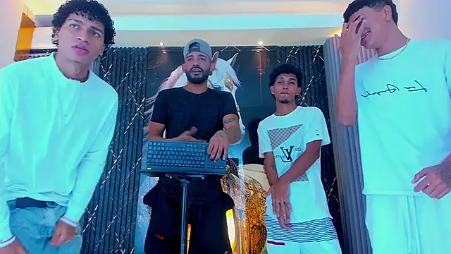 Snapshot of _Gods_of_Olympus_ chatting on 10/12/25, 04:22 Gods of Olympus online show from 10/12/25, 04:22