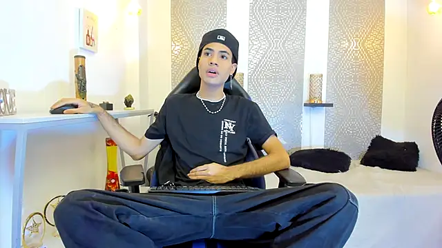 JacobBlackwell  online show from 11/15/25, 07:21