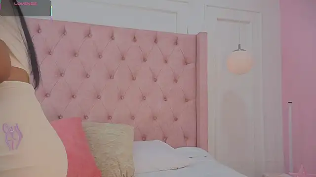 Snapshot of Julietaa_Miller chatting on 10/22/25, 11:43 Julietaa Miller online show from 10/22/25, 11:43