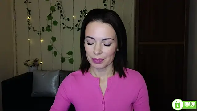 Rita lovvylyou online show from 10/28/25, 06:28