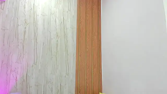 luisabecker  online show from 11/16/25, 01:39