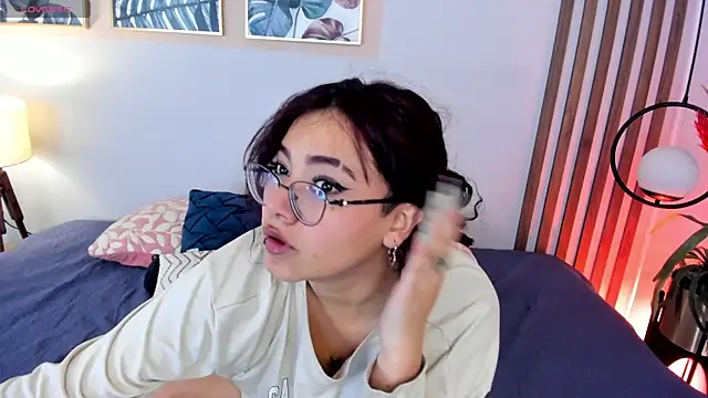 sunny maya  online show from 10/19/25, 03:56