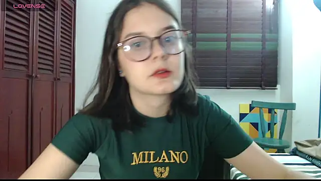 Snapshot of CarlaLorez chatting on 10/12/25, 03:38 CarlaLorez online show from 10/12/25, 03:38